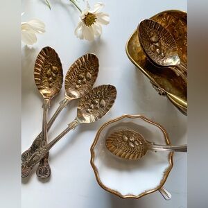 Vintage Spoon Set Kings Pattern Embossed Fruit and Leaf Silver Plate Gold Wash